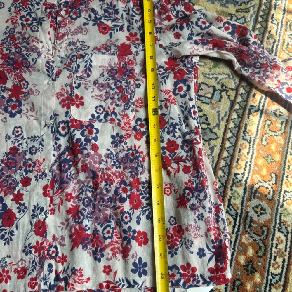 XiRENA Floral Blouse - XS - Picture 9 of 9